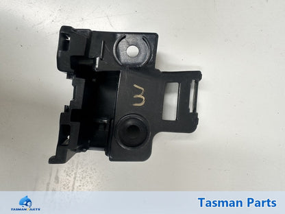 VW Golf MK6 2009-2011 RR Bumper Retainer Bracket - Aftermarket NEW - Front