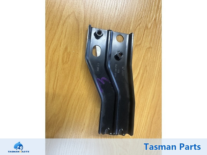 VW Golf MK6 2009-2011 LR Bumper Retainer Bracket - Genuine NEW - Front