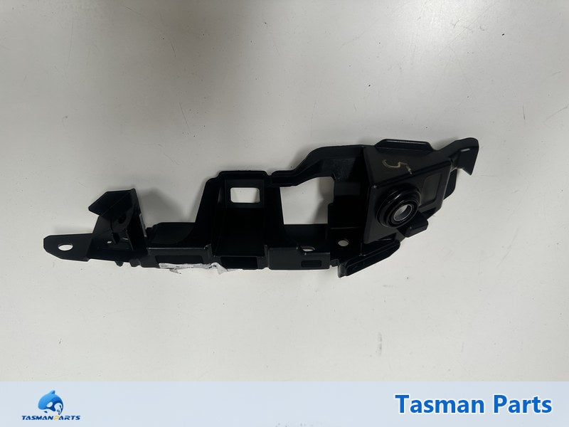 VW Golf MK7 2012-2016 RF Bumper Retainer - Genuine NEW - Front