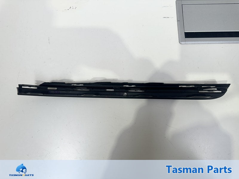 VW Golf MK7.5 2017-2019 RH Grille - Aftermarket NEW - Back