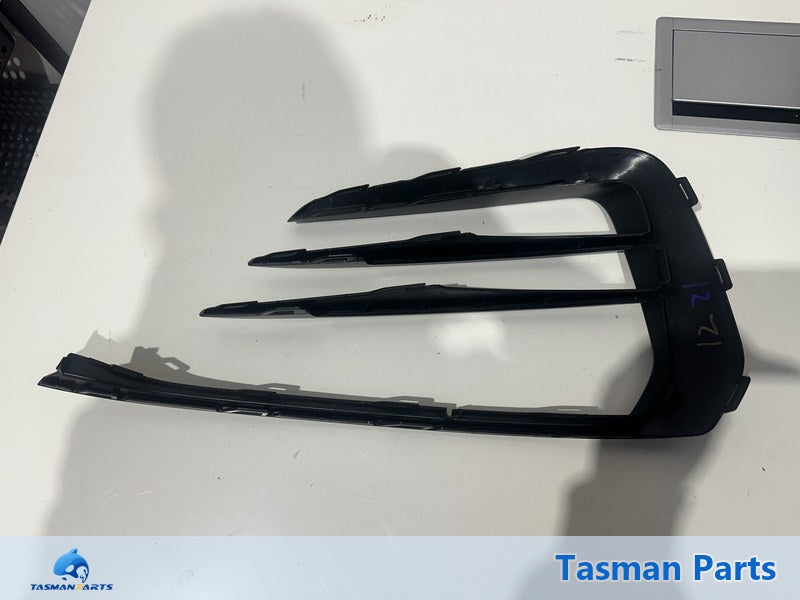 VW Golf MK7.5 2017-2019 Front Bumper Right Grille End - Genuine NEW - Back