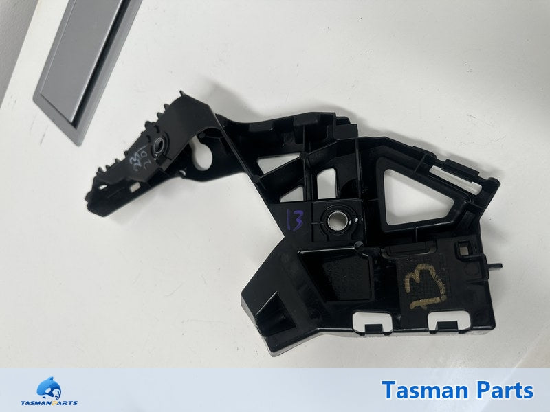 VW Golf MK8 2019-2023 LF Bumper Retainer - Genuine NEW - Front